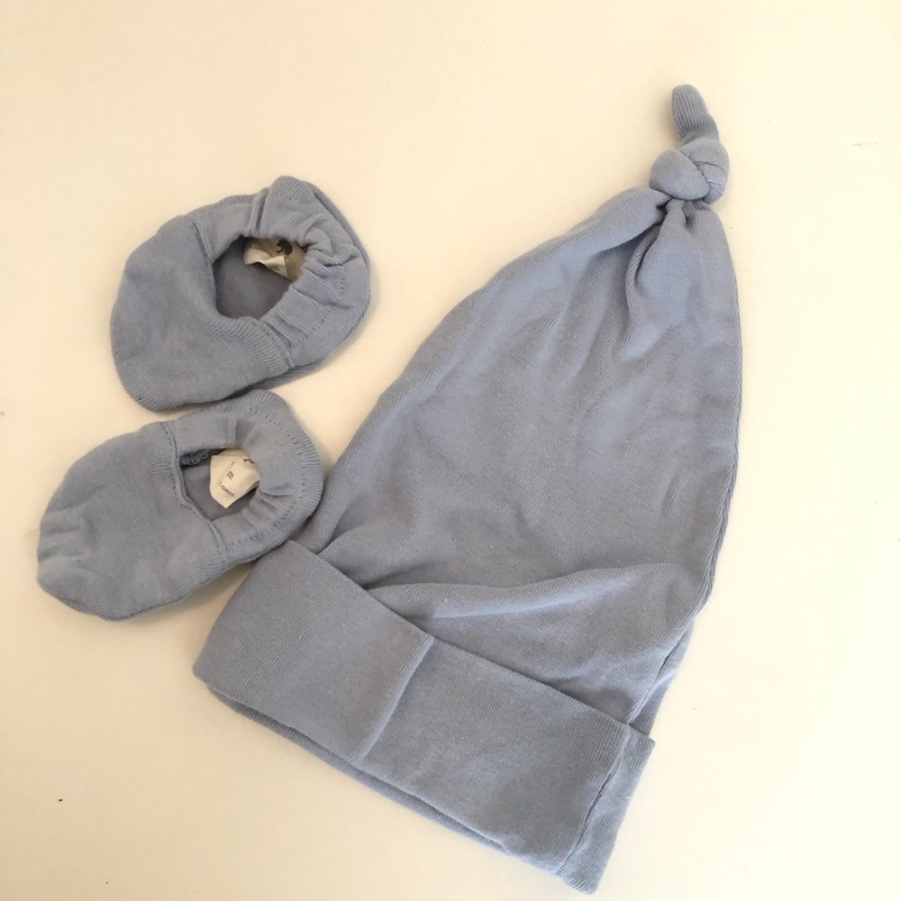 Kate Quinn Light Blue Booties and Hat 0-3 M